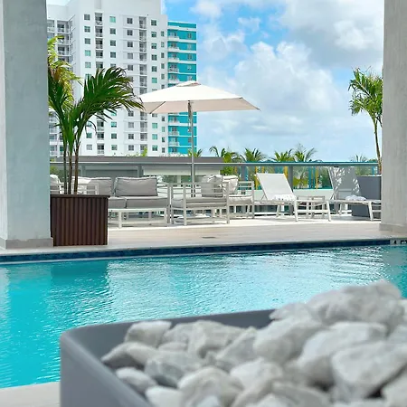 Skyline - Rooftop Pools, Spa, Walk To Downtown & Brickell Miami Exterior foto