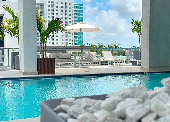 Skyline - Rooftop Pools, Spa, Walk To Downtown & Brickell