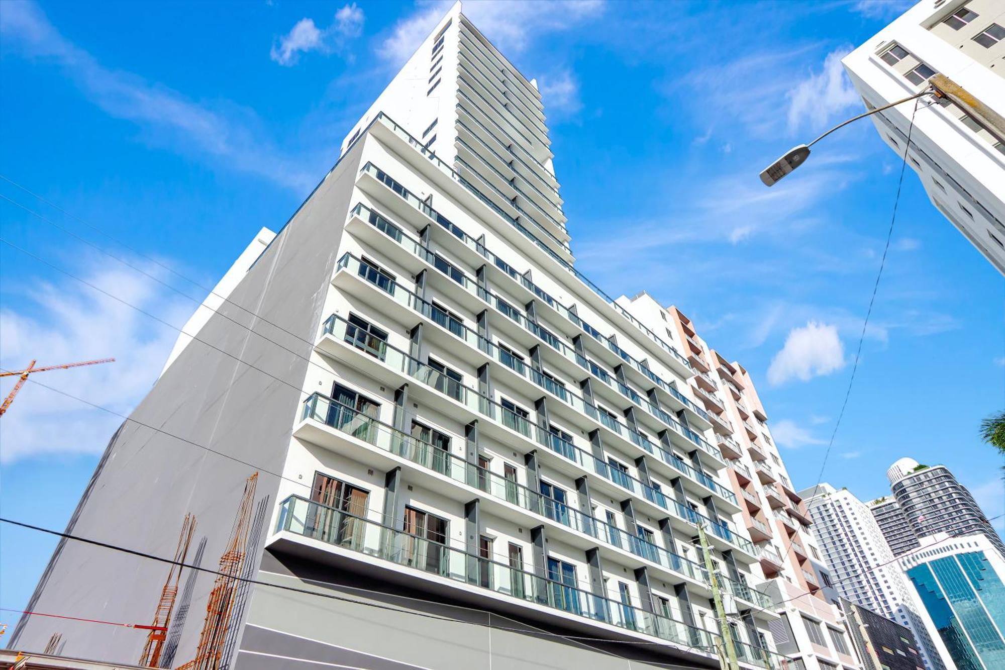 Skyline - Rooftop Pools, Spa, Walk To Downtown & Brickell Miami