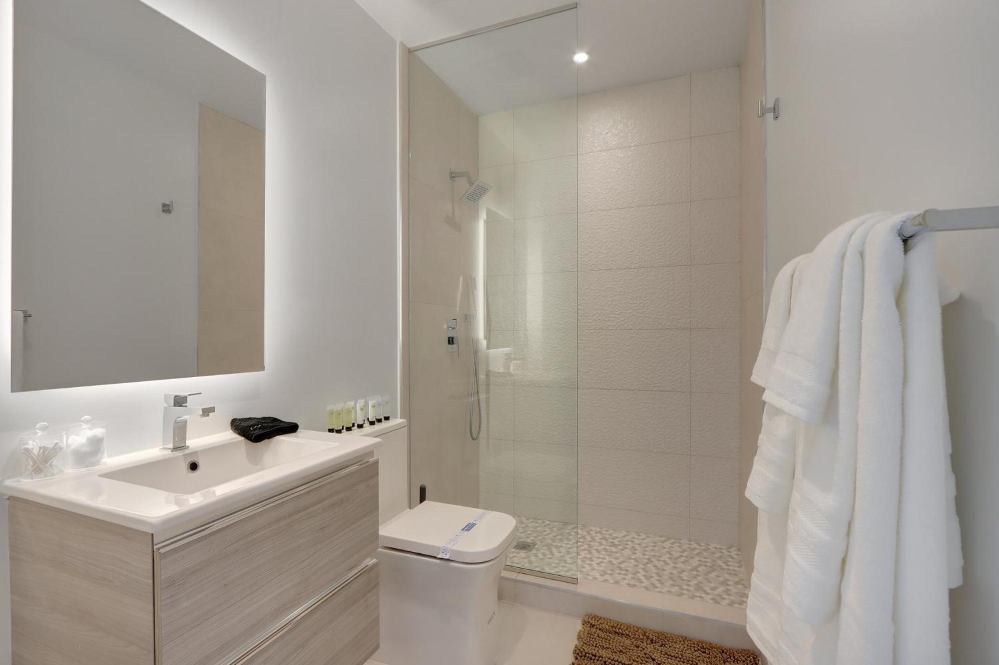 Skyline - Rooftop Pools, Spa, Walk To Downtown & Brickell * Miami