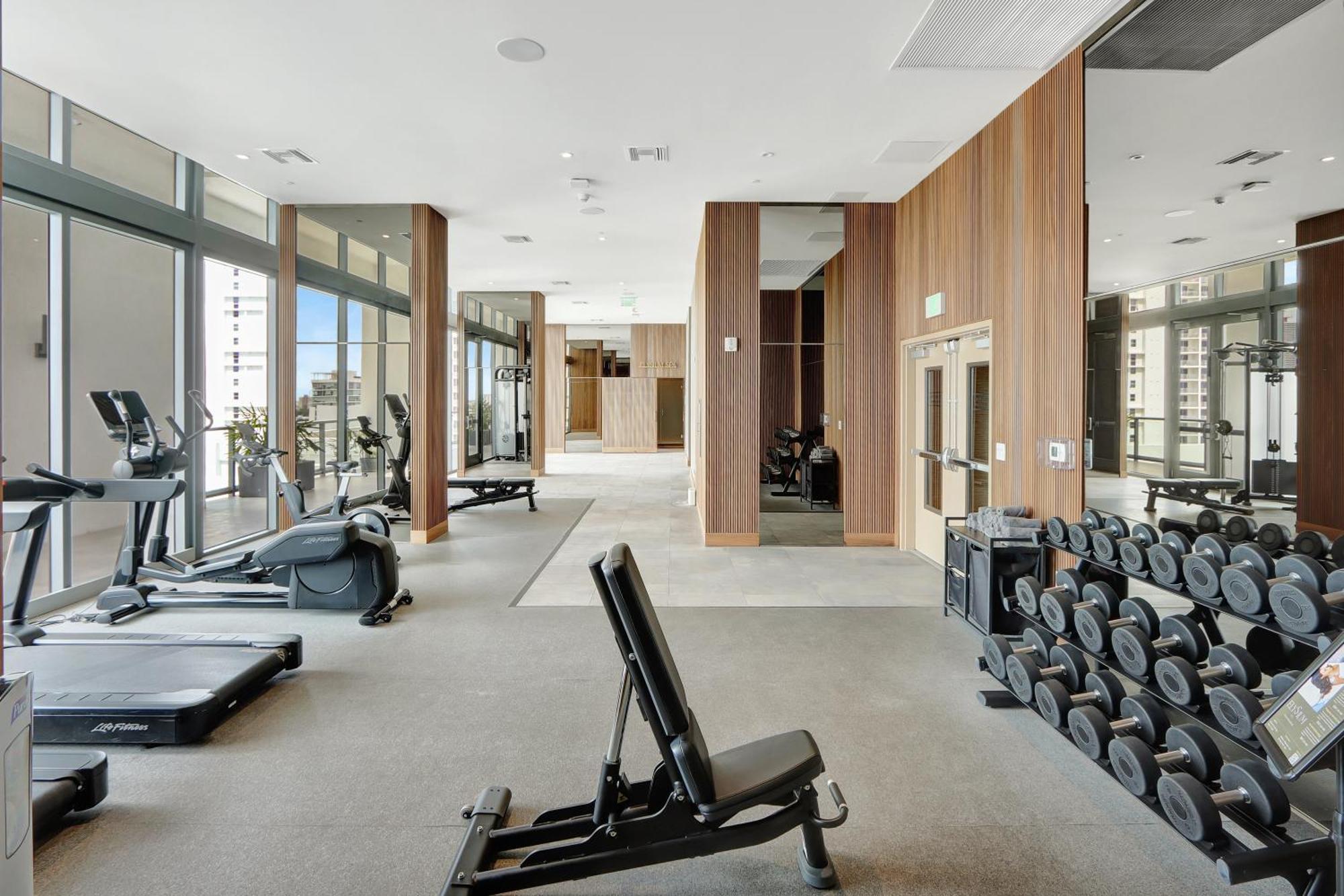 Skyline - Rooftop Pools, Spa, Walk To Downtown & Brickell *