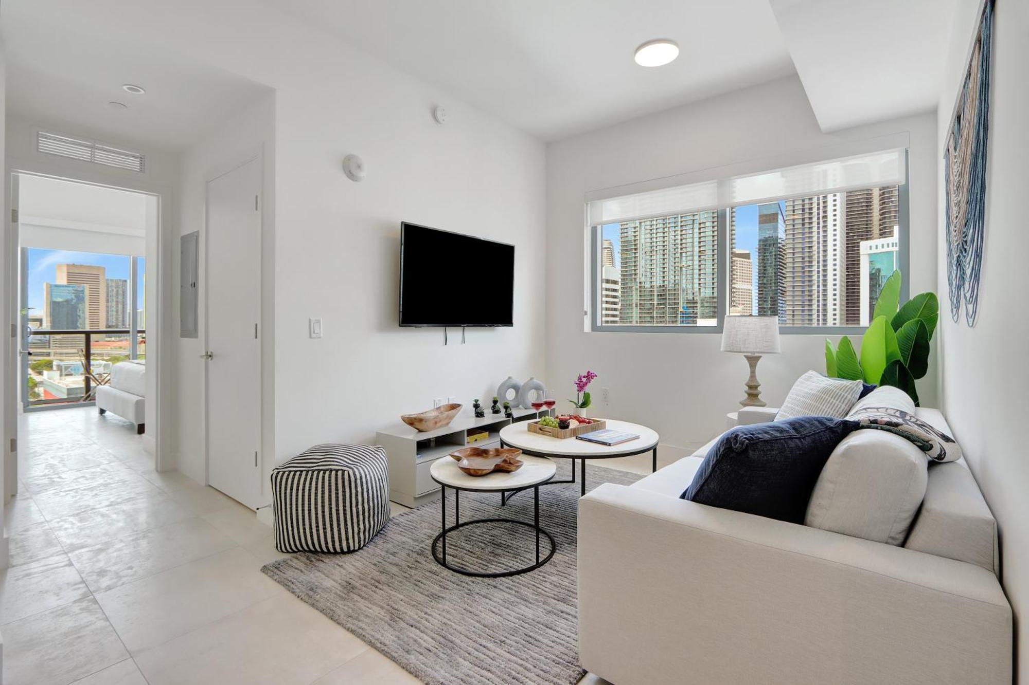 Skyline - Rooftop Pools, Spa, Walk To Downtown & Brickell Apartment Miami