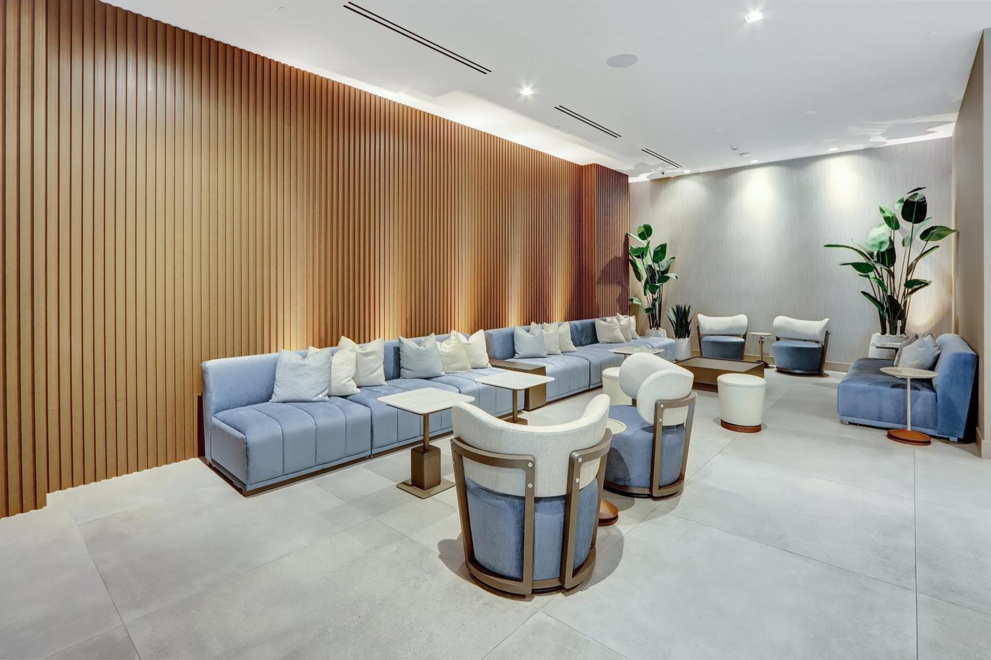 Skyline - Rooftop Pools, Spa, Walk To Downtown & Brickell *