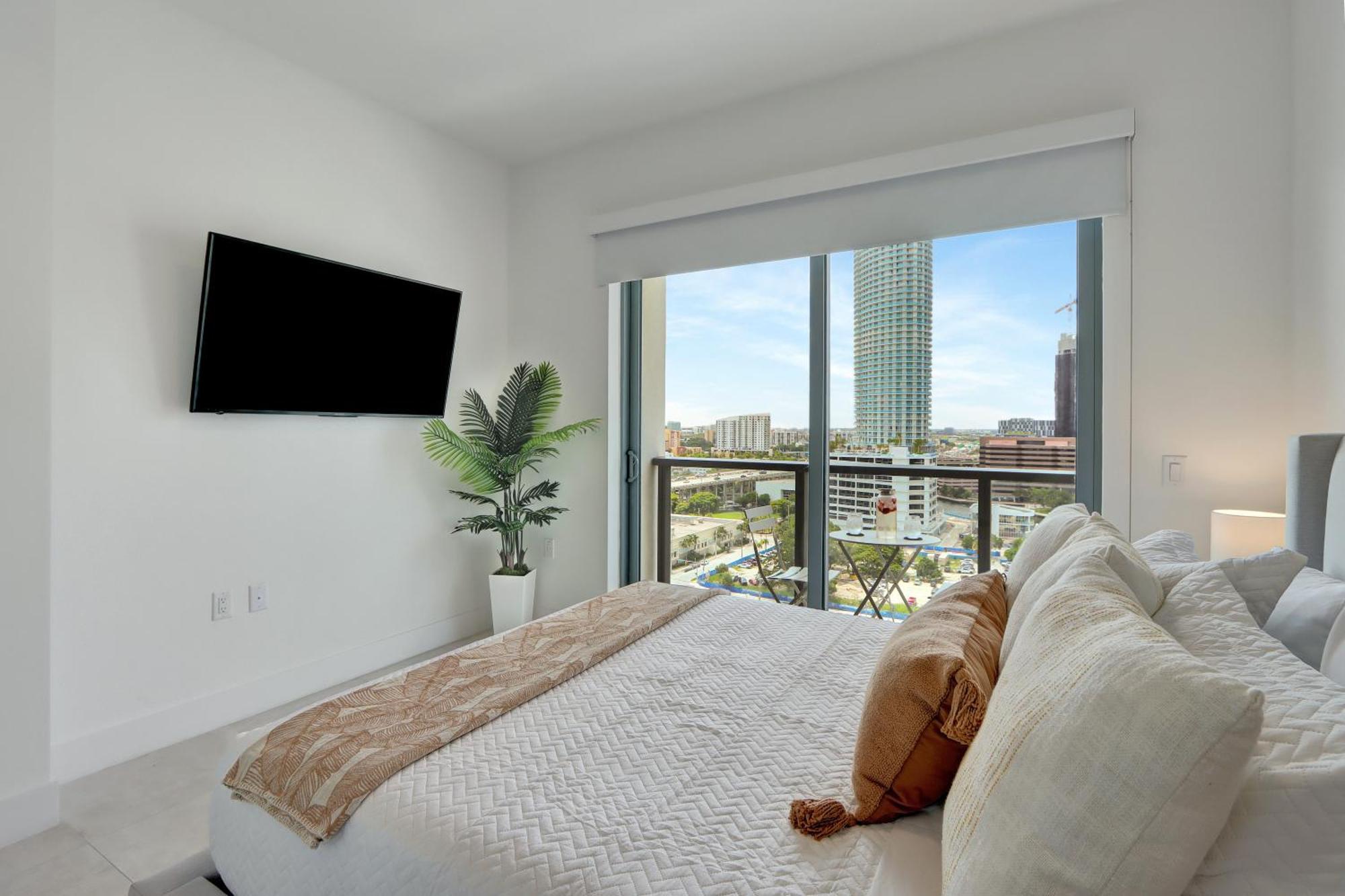 Skyline - Rooftop Pools, Spa, Walk To Downtown & Brickell * Miami